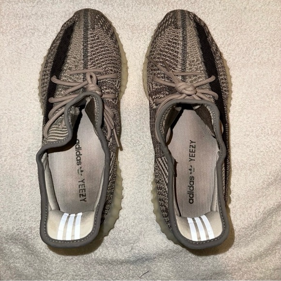 Yeezy Boost V2. Men’s 11. Monice. Very good condition. Box included. - Picture 7 of 8